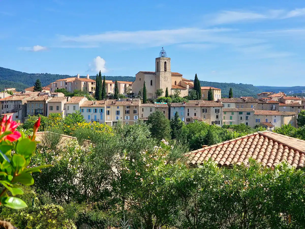 Superbe vue du studio sur le village of Flayosc